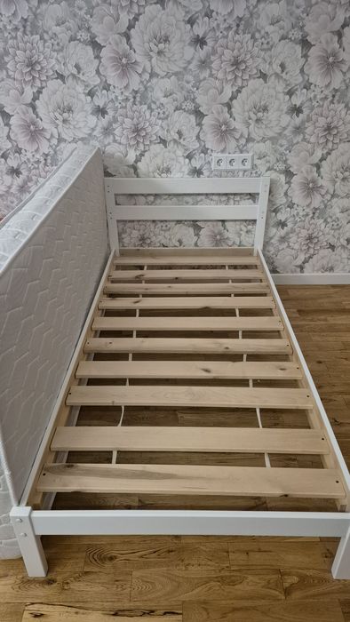 Две детские кровати