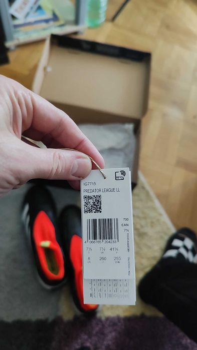 Продават се футболни обувки Adidas Predator - чисто нови (стоножки)