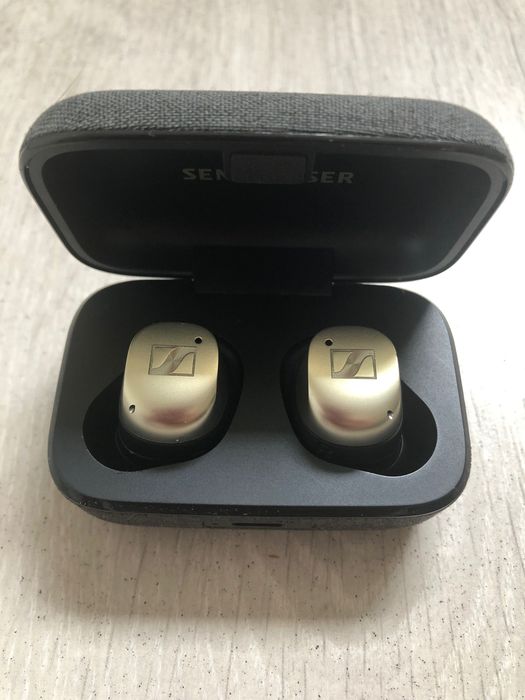 SENNHEISER Momentum 4