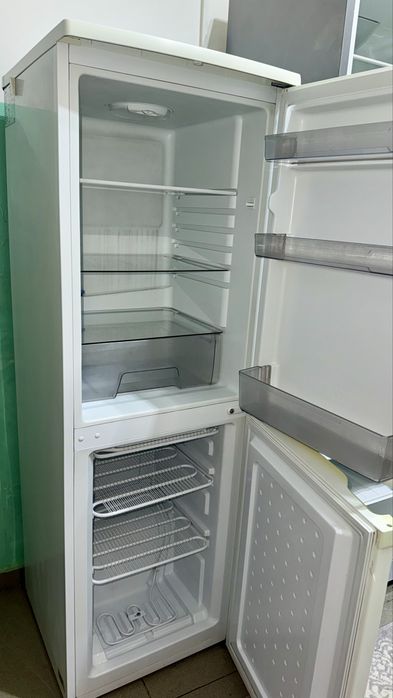 Холодильник в рабочем состояние