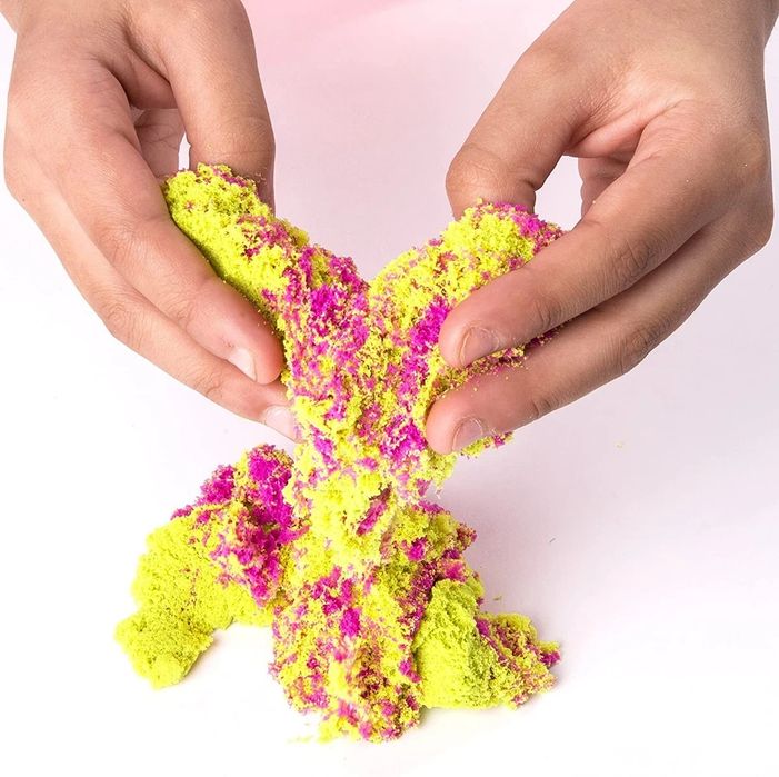 Комплект с кинетичен пясък Spin Master Kinetic Sand Сладкиши. Несъхнещ