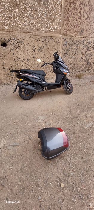 Макси скутер 175 сс