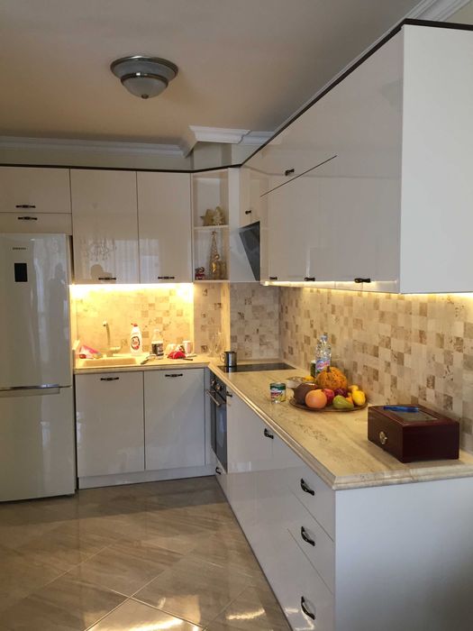 Мебели и кухни по поръчка. Обзавеждане за дома и офиса