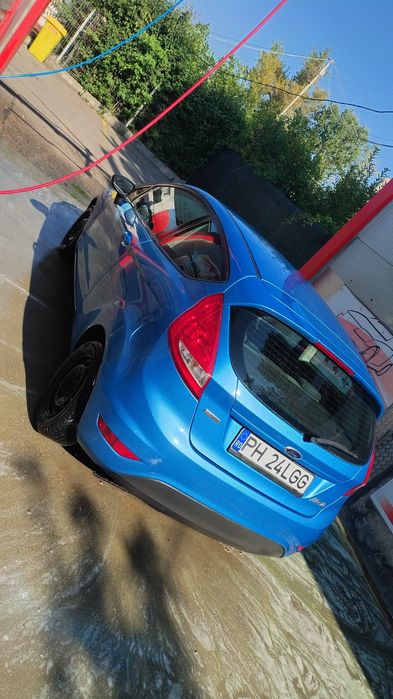 Vând Ford fiesta 6