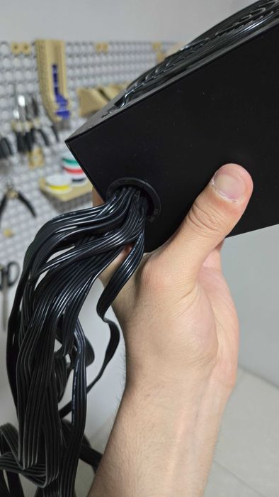 GS-750 80 Plus Bronze PSU - блок питания