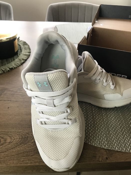 Дамски маратонки Under Armour