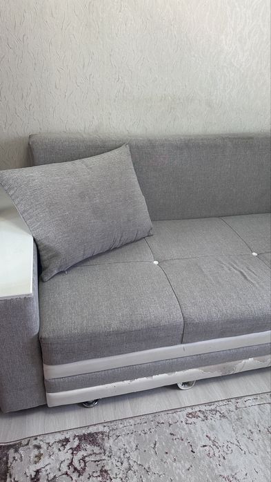 Продам диван серый