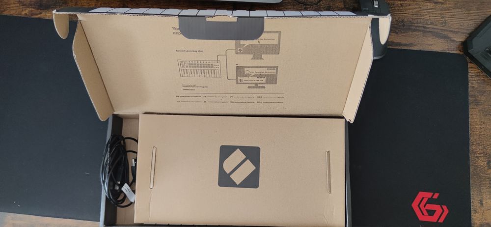 Controller midi Novation LaunchKEY mini