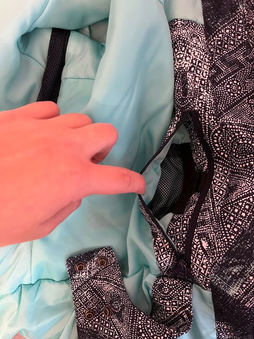 КАТО НОВИ Roxy ски якета - размер М и Л - воден 15К и 10К + панталони