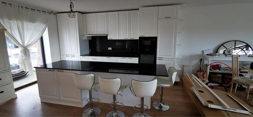 Montez si fac mobila la comanda