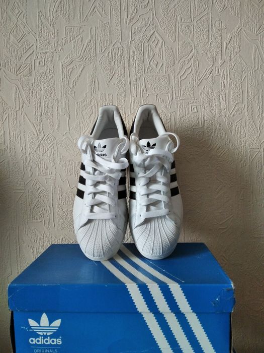 Кроссовки Adidas