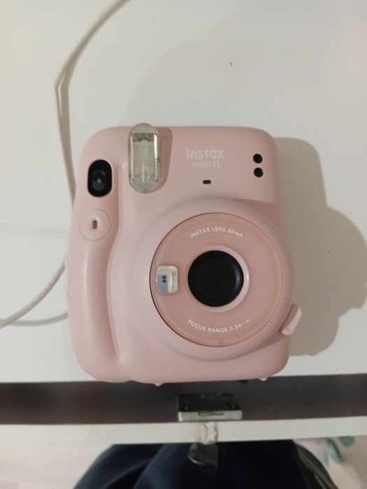 Продаётся Instax mini 11