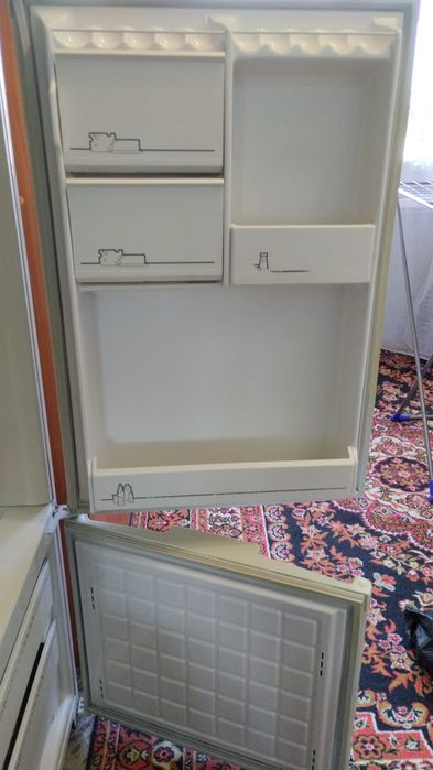 Холодильник двухкамерный