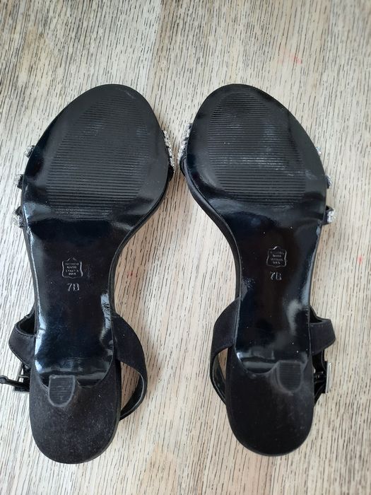 Босоножки Caparros