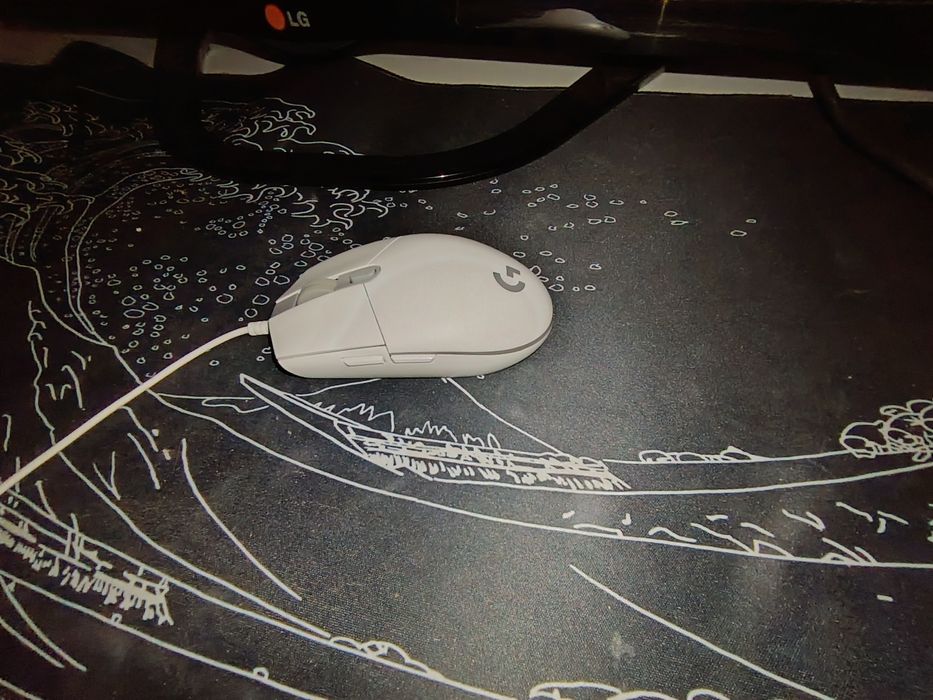 Продам мышку лоджитек 102