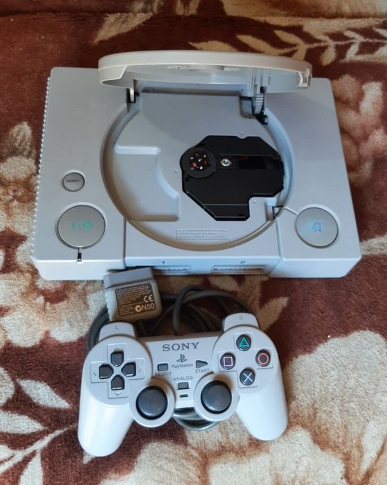 Vând Playstation one 1 în stare bună ps1