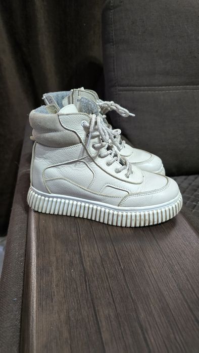 Демисезонные оригинальные ботинки для девочки