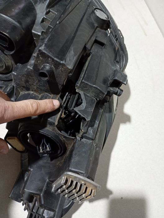 Far stânga Ford kuga 3 lupa led halogen cod LV4B 13W030AL