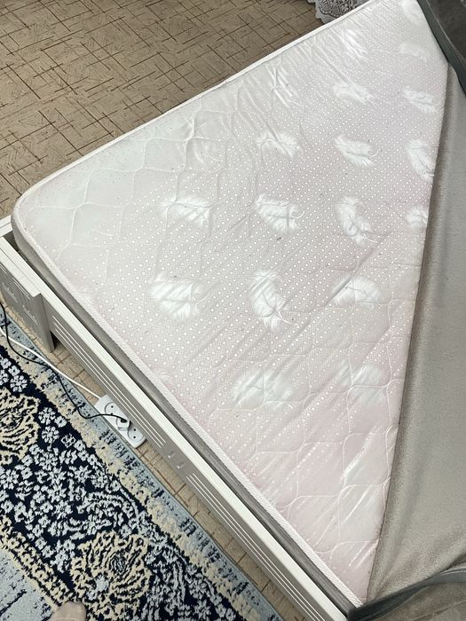 Кровать двухспальная
