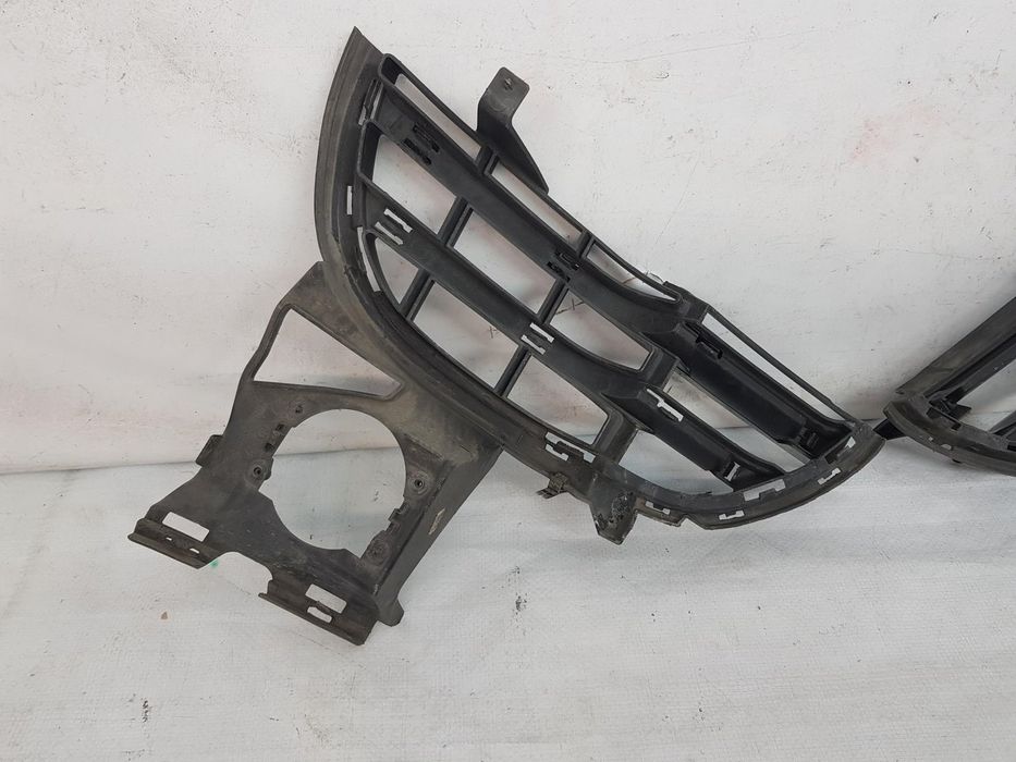 Set grile / Grila stanga dreapta Porsche Cayenne 7P dupa 2011