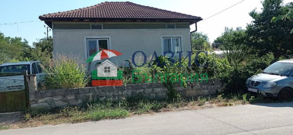 Къща 100 кв. м. с парцел 1800 кв. м., в с. Кардам област Добрич,