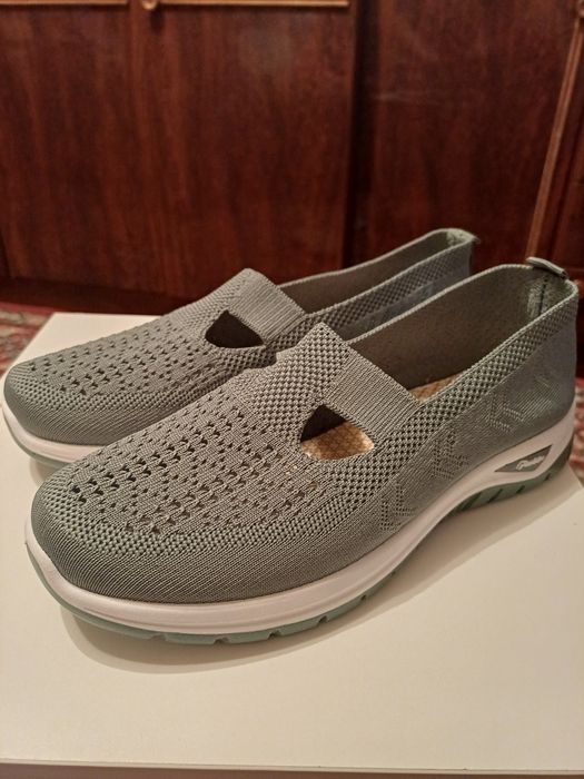 Продам кроссовки (макасы)