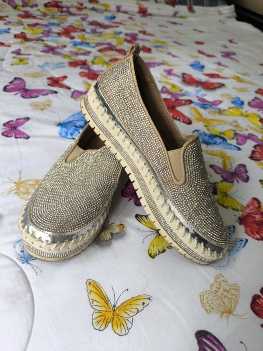 Блестящая обувь размер 39-40