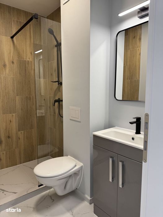 Inchiriez apartament nou, parcare inclusa