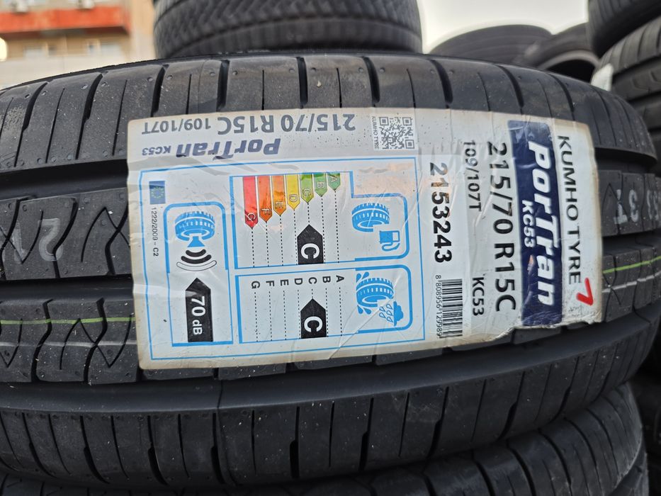2бр Летни гуми за бус 215 70 15С - Kumho