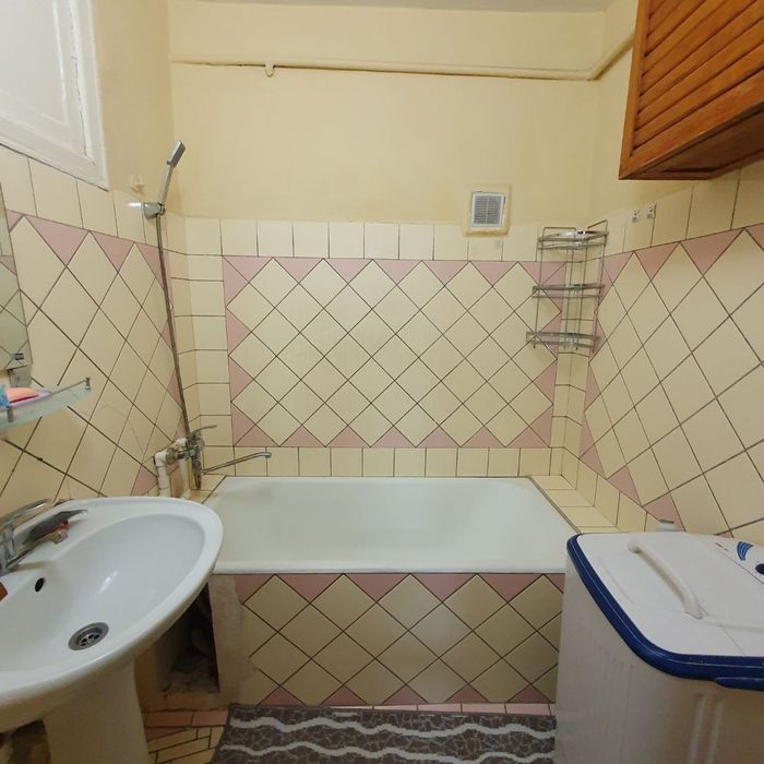 Сдается  3х комнатная Азиз базар