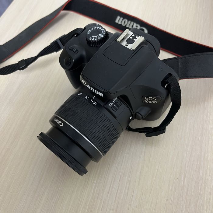 Зеркальный фотоаппарат Canon 4000D