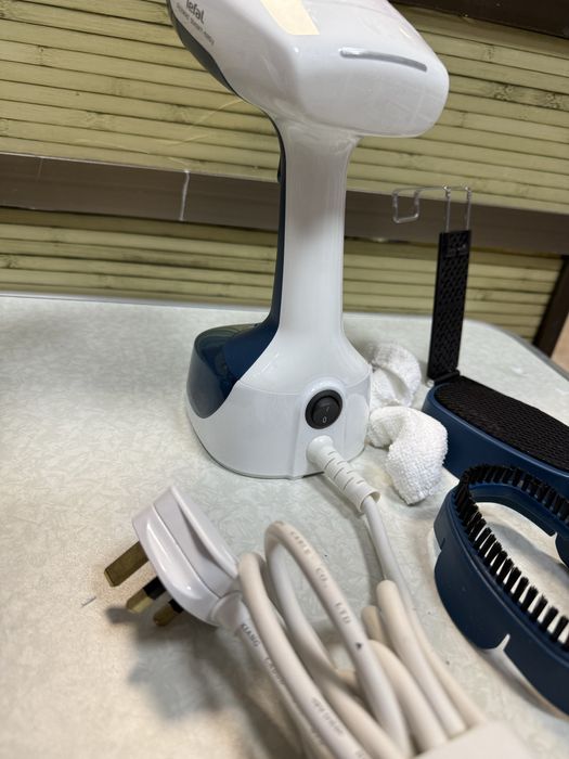 Уред за гладене с пара Tefal Access Steam Easy