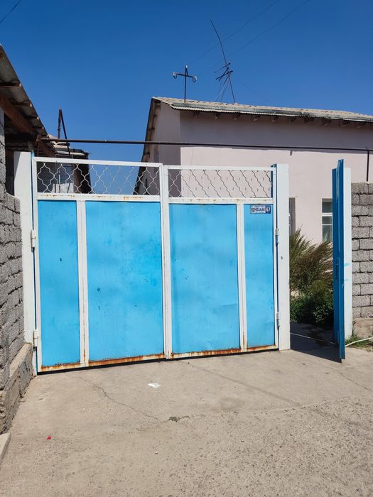 Уй сотилади Нурафшон.Срочно!