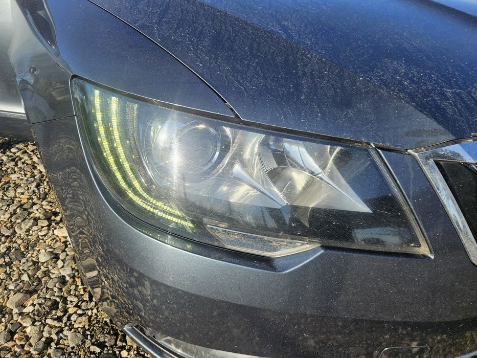 Far dreapta led si xenon Skoda Superb facelift an 2015