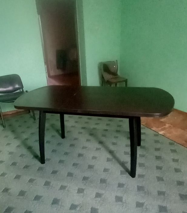 Продам стол обеденный раздвижной