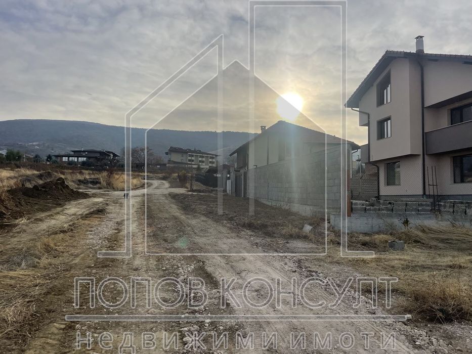 Продава се Парцел в с. Брестник, Област Пловдив - 646 кв.м за 87 €/кв.м - Снимка #1