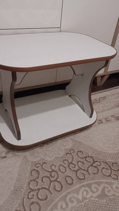 Продам журнальный столик