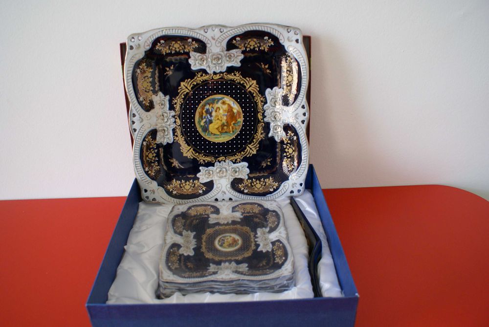 Set de farfurii tort cu platou din portelan cu cobalt, nefolosit