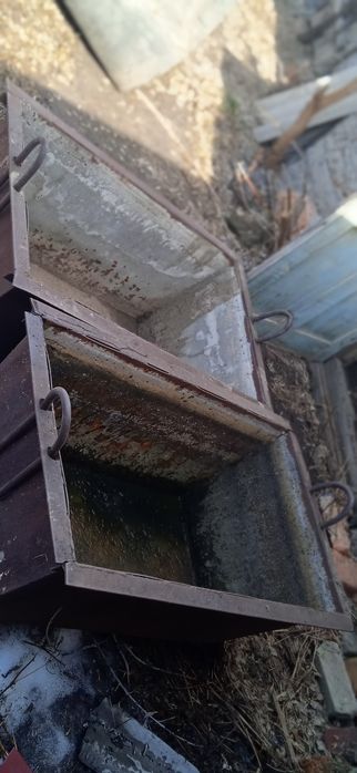 2 металические емкости