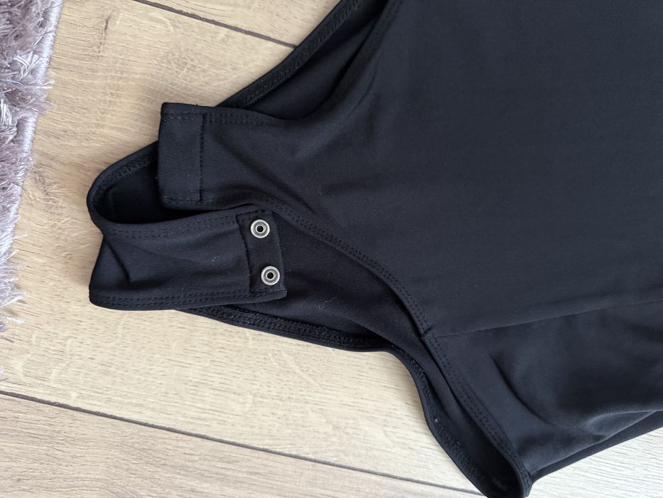 Top negru body Stradivarius