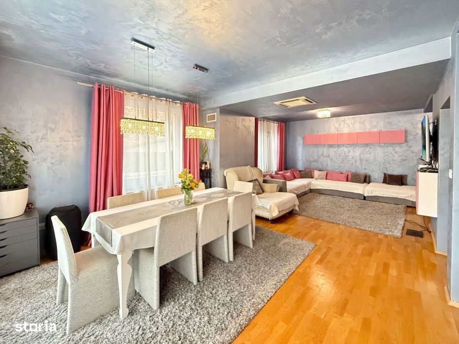 Două case separate , utilizare mixtă– rezidențial & comercial.