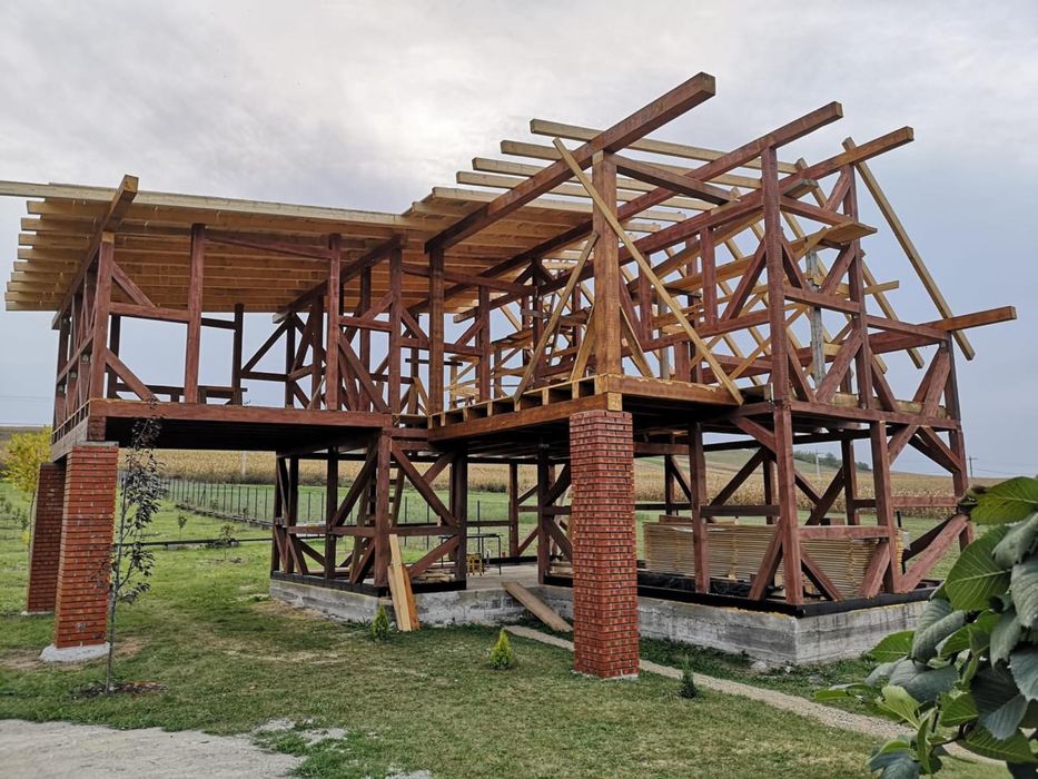 Structuri de lemn / acoperise /diferite tarcuri
