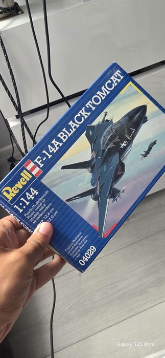 Пъзел/Макет F-14A изтребител мащаб 1:144