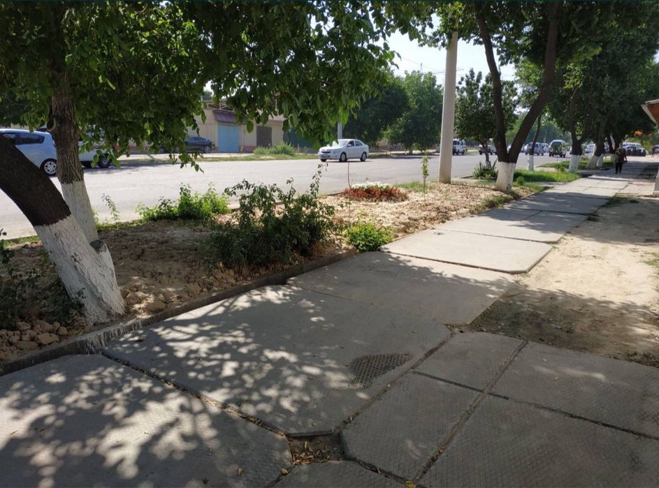 Uy sotladi yer  biznes uchun shahrnig ôzida