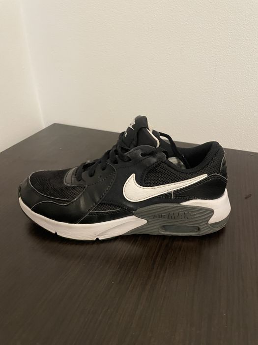 Adidasi Nike Air Max marimea 35.5