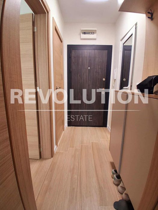 Дава се под наем Двустаен апартамент в Варна, Център - 60 кв.м за 700 € - Снимка #4