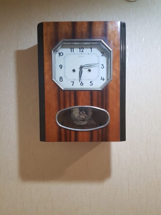 Продам Настенные часы с боем