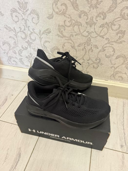 Кроссовки Under Armour