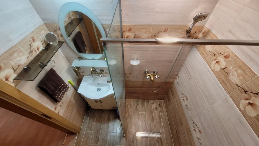 Продава се Многостаен апартамент в Добрич, Център - 100 кв.м за 4 €/кв.м - Снимка #11