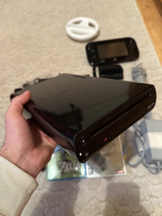 Set Consola Wii U + jocuri + acessorii ( Zelda, Mario, etc.)
